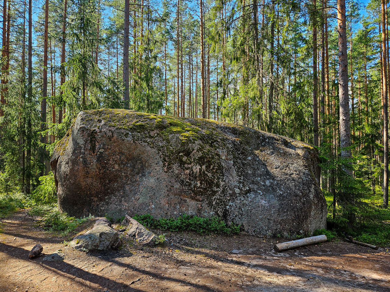 Камень